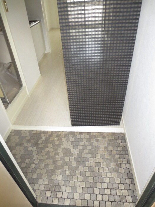 物件内観写真7　(玄関)