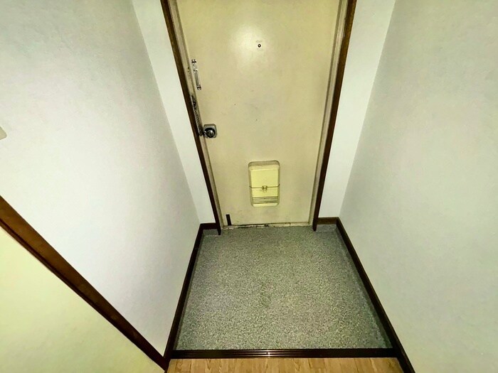 物件内観写真21　(玄関)