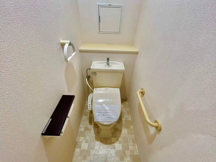 物件内観写真9　(トイレ)