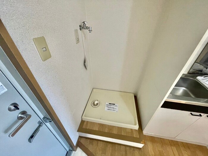 物件内観写真14　(洗濯機置場)