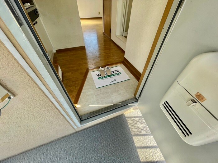 物件内観写真17　(玄関)