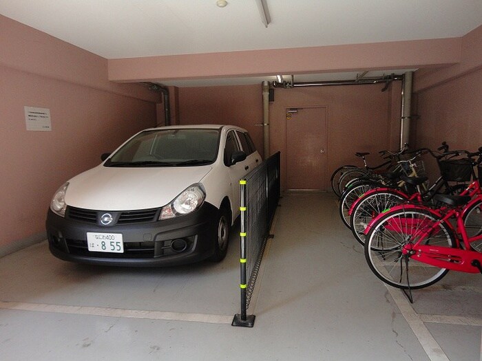 物件外観写真5　(駐車場)