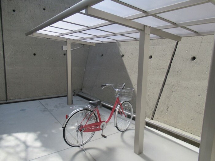 物件外観写真3　(駐輪場)