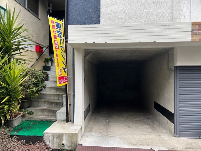 物件外観写真2　(駐車場)