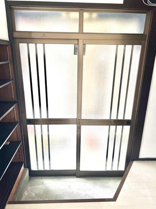 物件内観写真17　(玄関)
