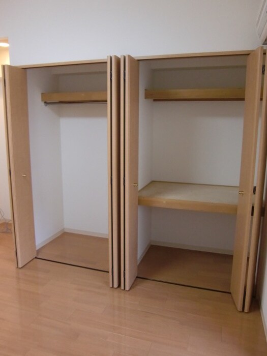 物件内観写真12　(収納)