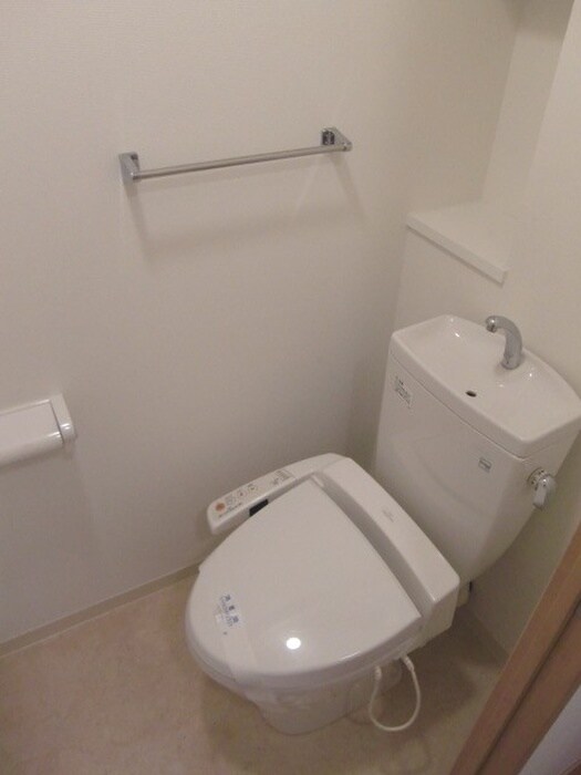 物件内観写真15　(トイレ)