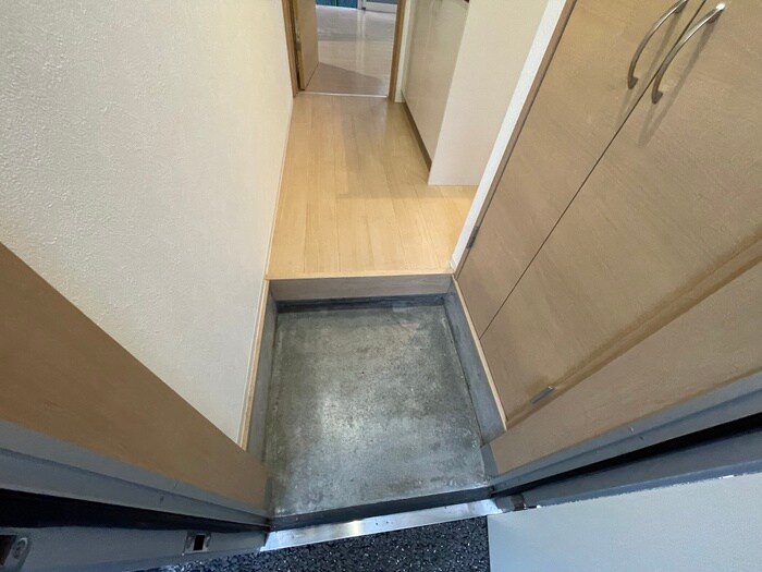 物件内観写真17　(玄関)