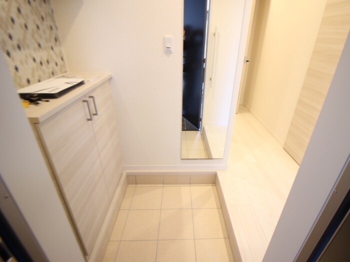 物件内観写真18　(玄関)