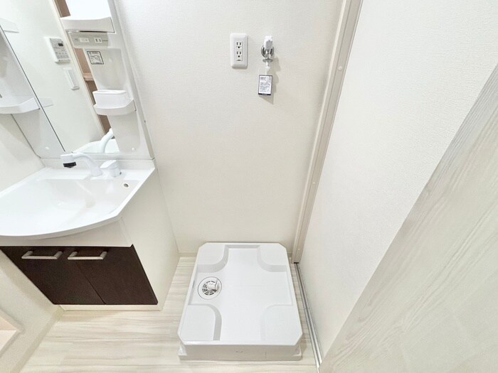 物件内観写真12　(洗濯機置場)