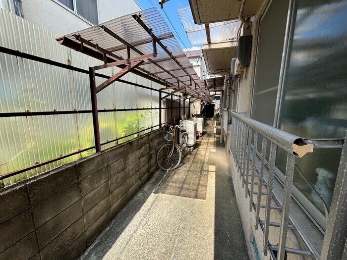 物件外観写真2　(駐輪場)