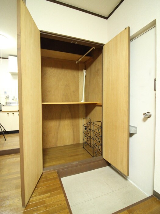 物件内観写真12　(収納)