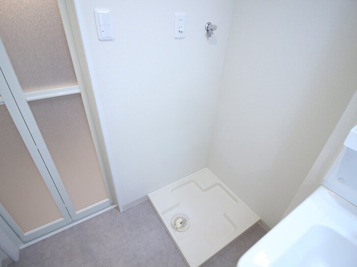 物件内観写真11　(洗濯機置場)