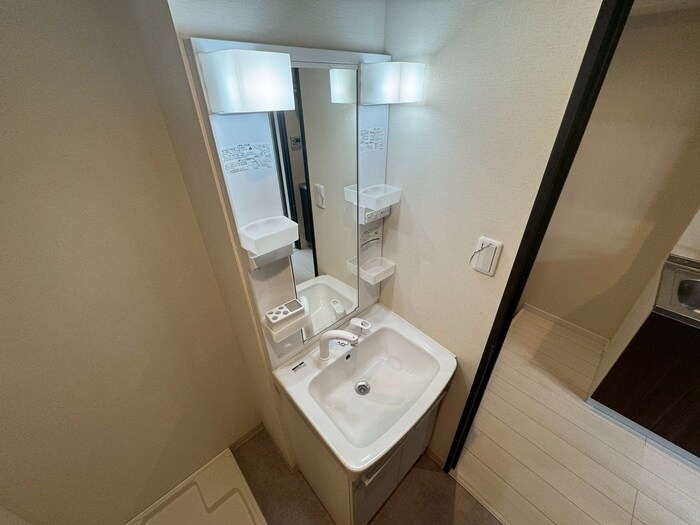 物件内観写真12　(洗面)