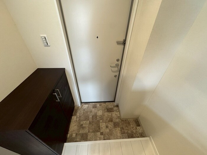 物件内観写真14　(玄関)