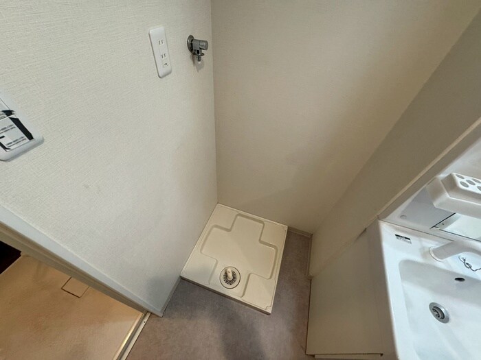 物件内観写真18　(洗濯機置場)