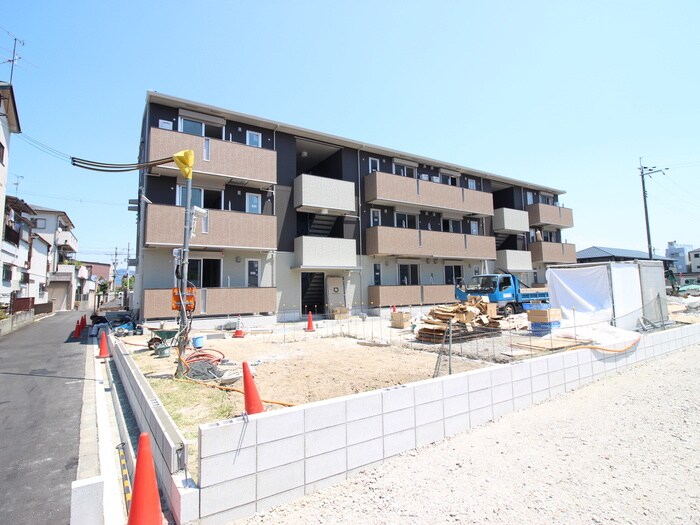 物件外観写真1　(外観写真)