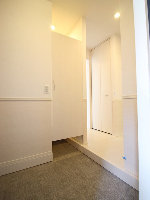 物件内観写真18　(玄関)