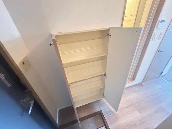 物件内観写真8　(靴箱)