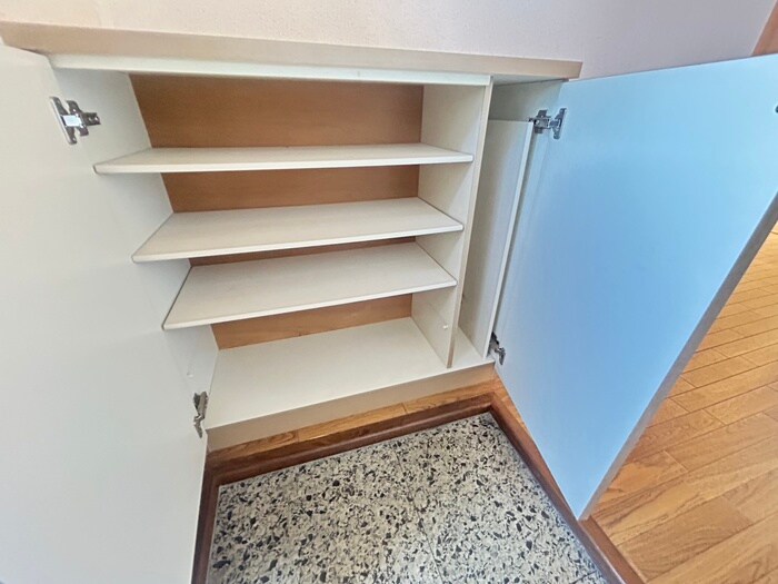 物件内観写真8　(靴箱)