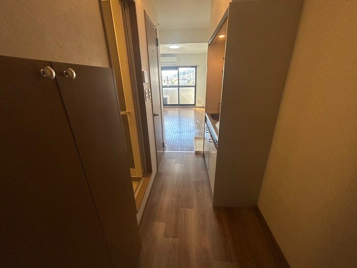 物件内観写真18　(廊下)