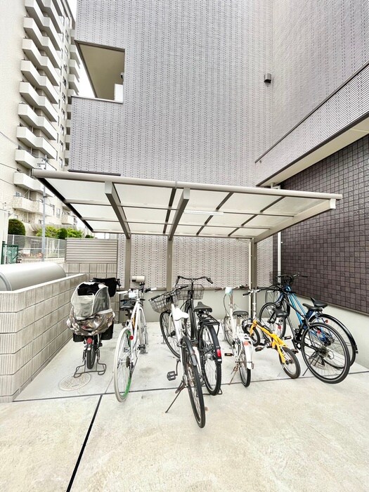 物件外観写真5　(駐輪場)