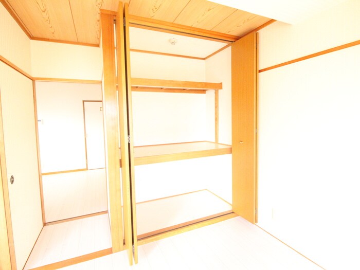 物件内観写真12　(収納)
