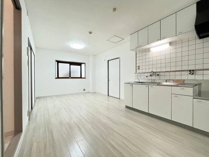 物件内観写真4　(居室)