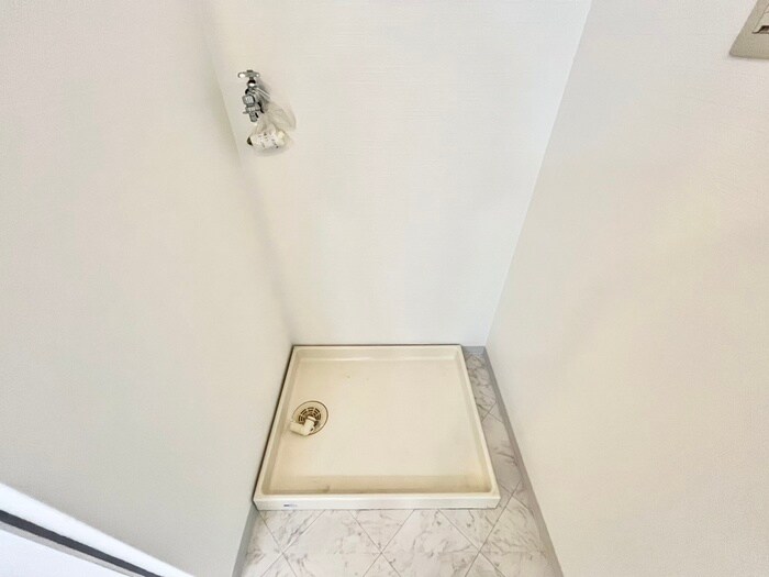 物件内観写真10　(洗濯機置場)