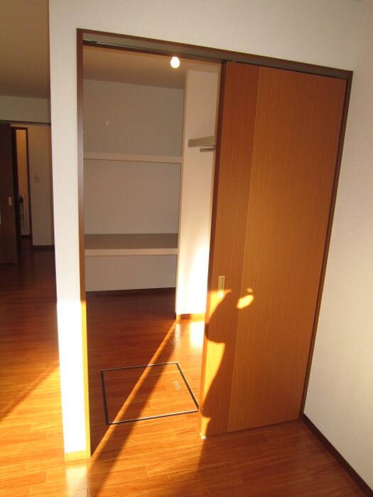 物件内観写真10　(収納)