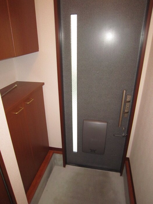 物件内観写真13　(玄関)