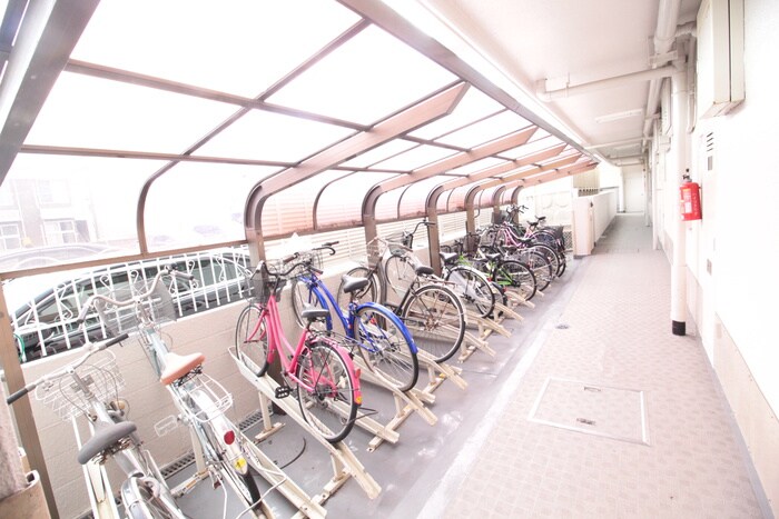 物件外観写真5　(駐輪場)