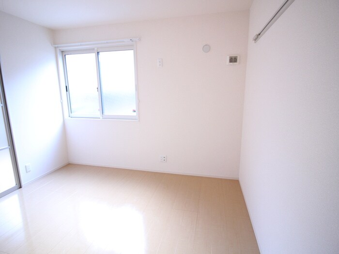 物件内観写真10　(居室)