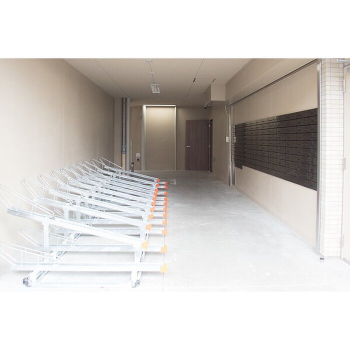 物件外観写真3　(駐輪場)