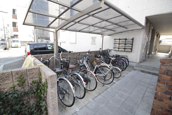 物件外観写真6　(駐輪場)