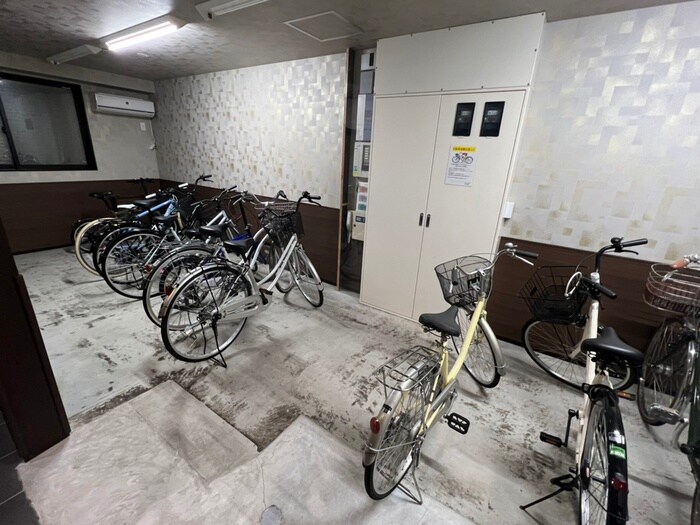物件外観写真6　(駐輪場)