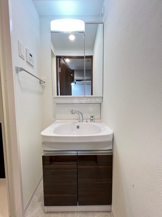 物件内観写真11　(洗面)