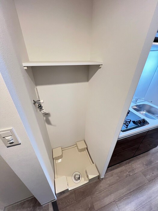 物件内観写真16　(洗濯機置場)