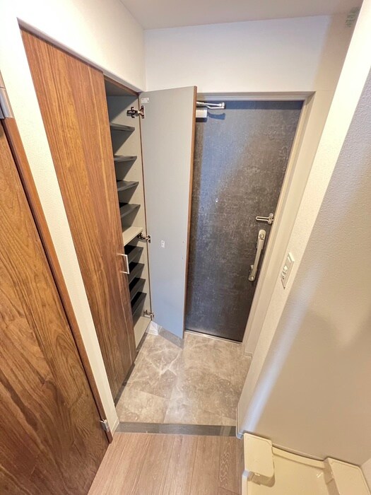 物件内観写真18　(玄関)