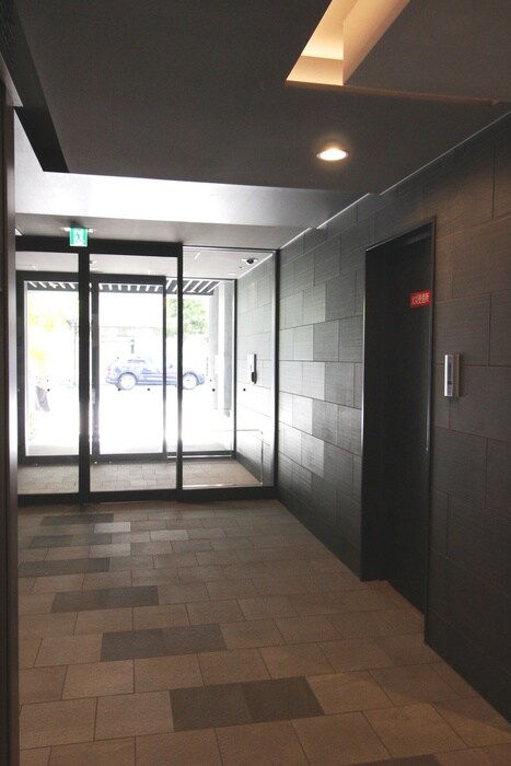 物件外観写真6　(エントランス部分)