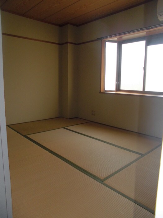 物件内観写真4　(居室)