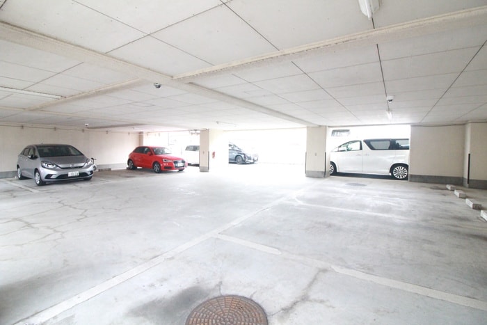 物件外観写真3　(駐車場)