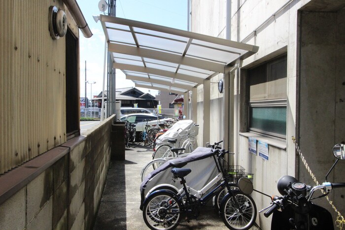 物件外観写真4　(駐輪場)