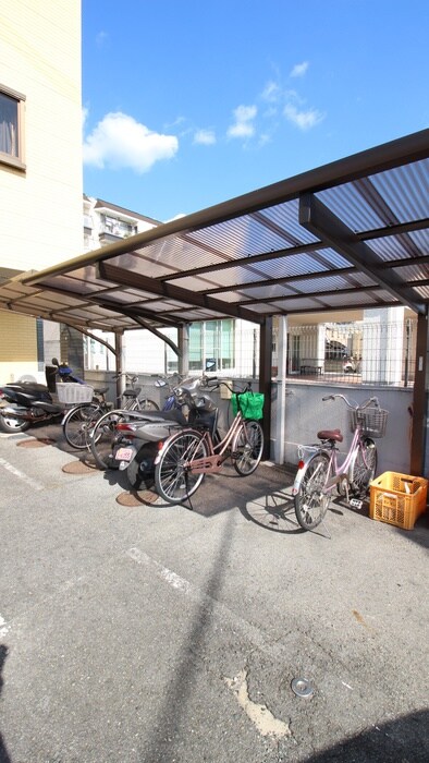 物件外観写真6　(駐輪場)