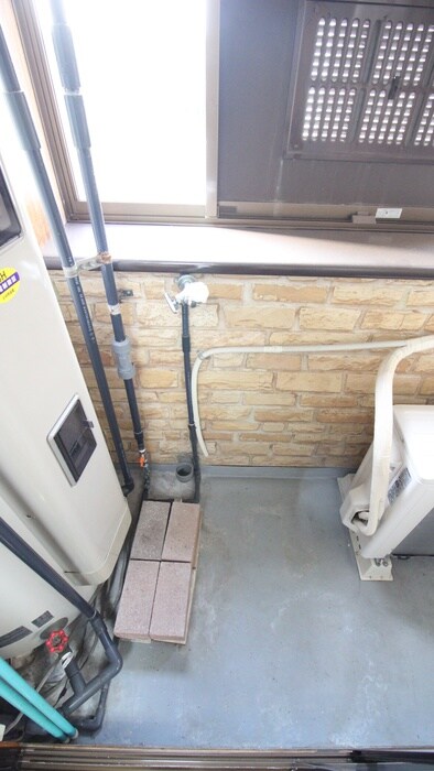 物件内観写真16　(洗濯機置場)