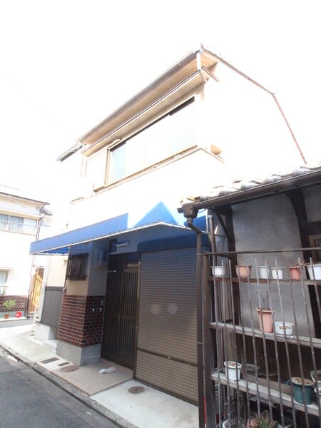 西九条院町鈴木様貸家外観写真