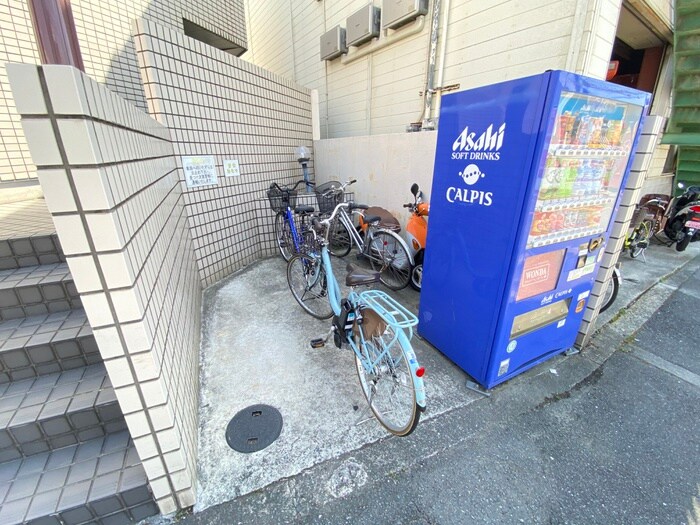 物件外観写真6　(駐輪場)