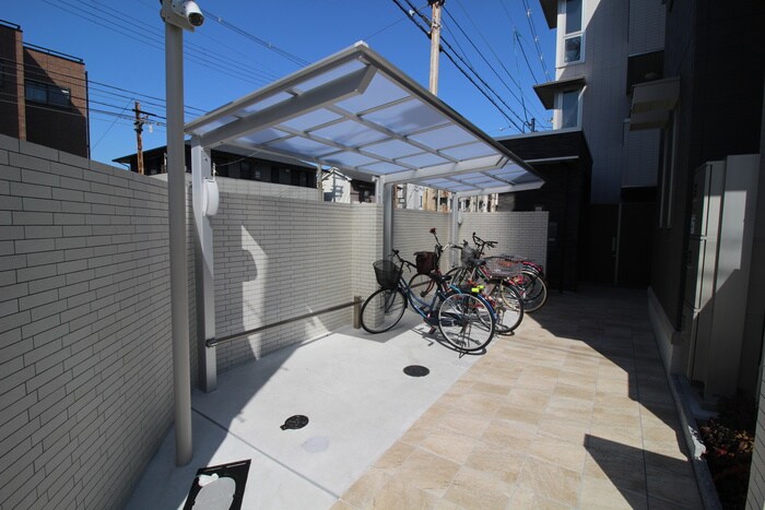 物件外観写真2　(駐輪場)