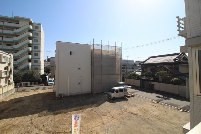 物件内観写真16　(室内からの展望)