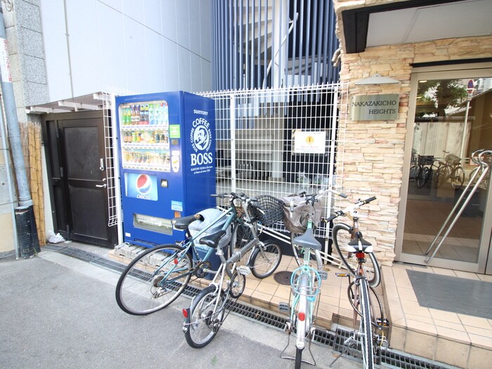 物件外観写真6　(駐輪場)